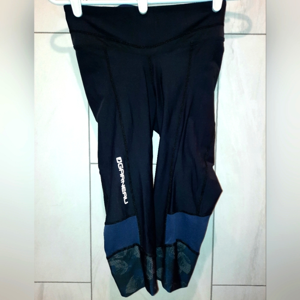 Louis Garneau Biking Power Leg black, white with gray decorative leaf medium EUC